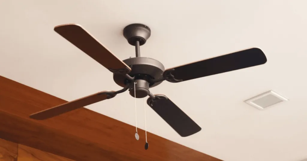 Do ceiling fans help with humidity?